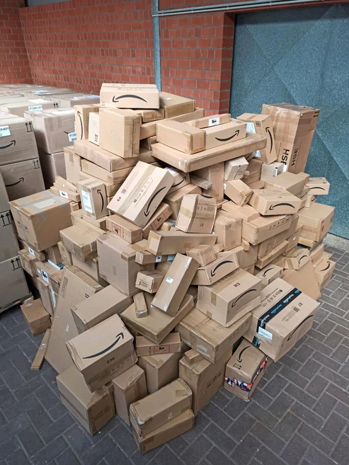 Amazon Mystery Boxes Wholesale Pallets for Resellers